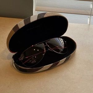 Dark Pink Women’s Aviator Burberry sunglasses